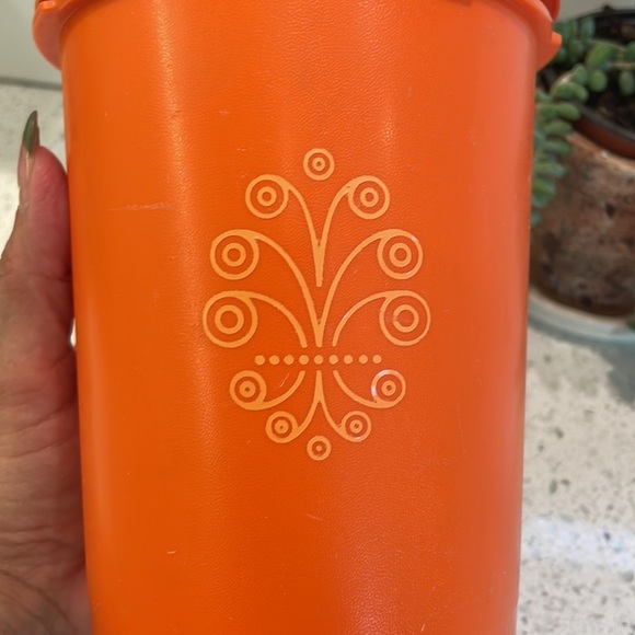**SOLD**Vintage Tupperware Set of 4 Orange Canisters - Picture 4 of 10